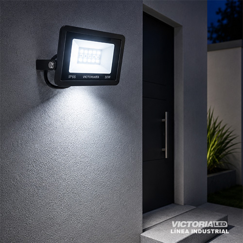 VICTORIA LED REFLECTOR 6500K 100-240V IP66 40U/C