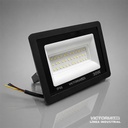 VICTORIA LED REFLECTOR 3000K 100-240V IP66 40U/C