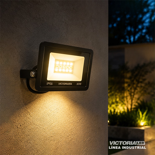 VICTORIA LED REFLECTOR 3000K 100-240V IP66 40U/C