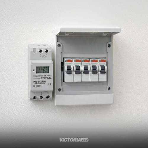 VICTORIA LED TIMER 100-240V AC 20A BLANCO 100U/C