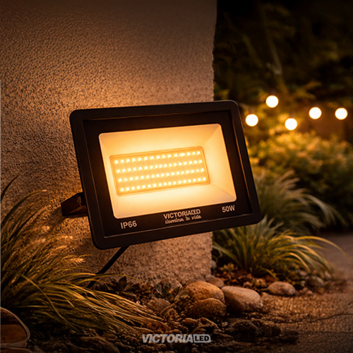 VICTORIA LED REFLECTOR 3000K 100-265V IP66 20U/C