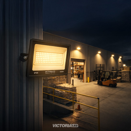 VICTORIA LED REFLECTOR 3000K 100-240V IP66 10U/C